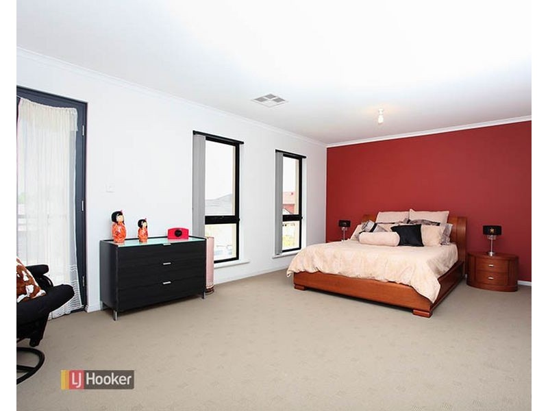28 Mapleton Circuit, Mawson Lakes SA 5095