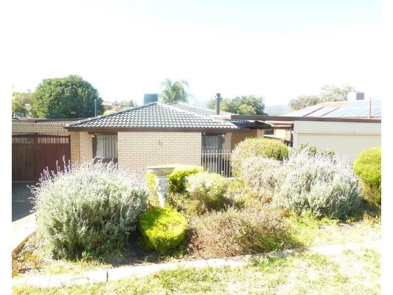 32 Zenobia Cres, Modbury Heights SA 5092