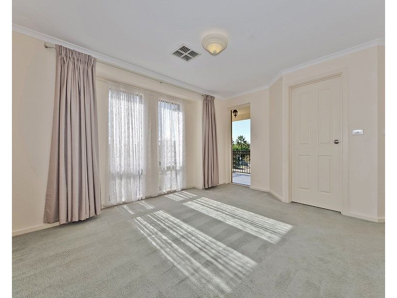 4B Trinity Circuit, Mawson Lakes SA 5095