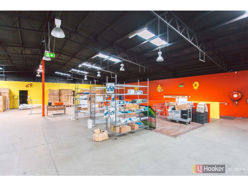 8 Pear Avenue, Derwent Park TAS 7009