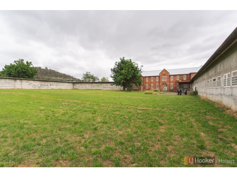 11 The Avenue, New Norfolk TAS 7140