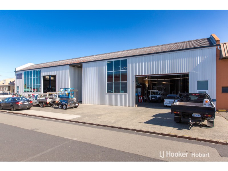 2/10 Lampton Avenue, Derwent Park TAS 7009