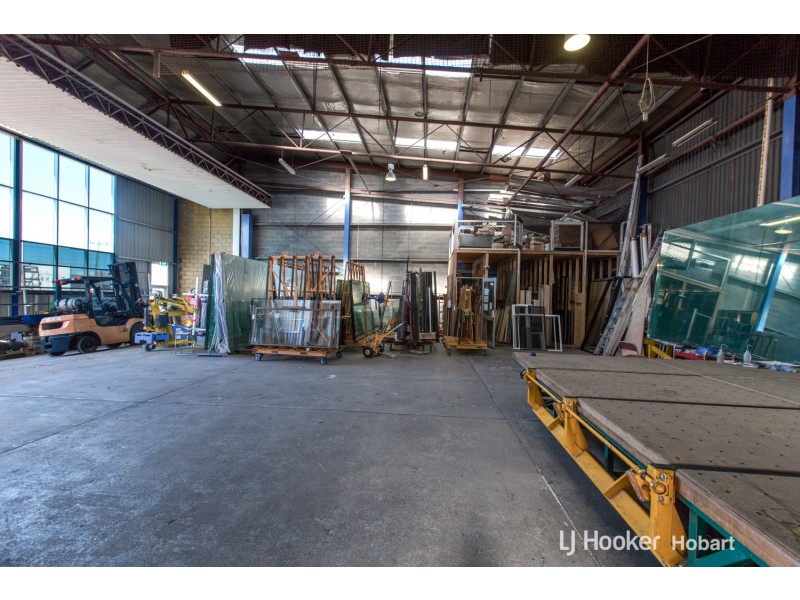 2/10 Lampton Avenue, Derwent Park TAS 7009