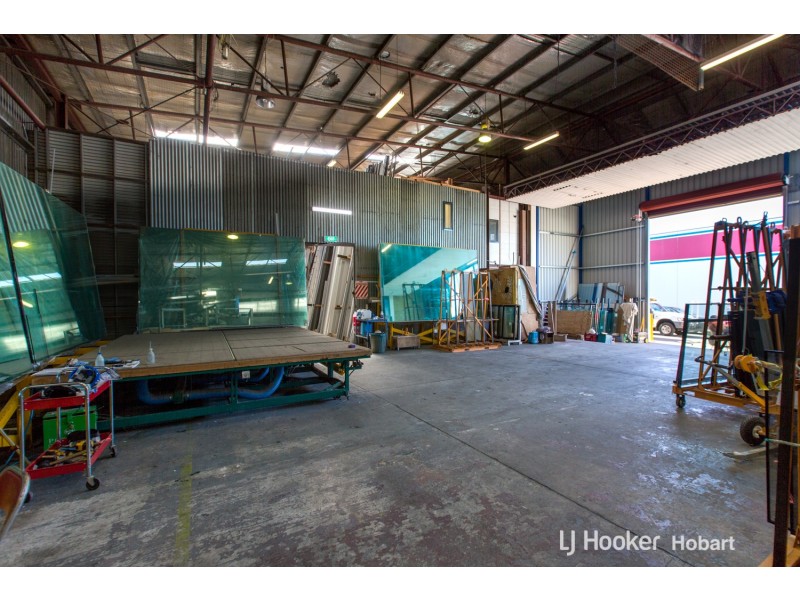 2/10 Lampton Avenue, Derwent Park TAS 7009