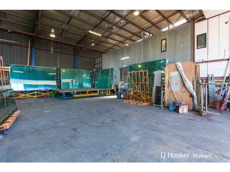 2/10 Lampton Avenue, Derwent Park TAS 7009