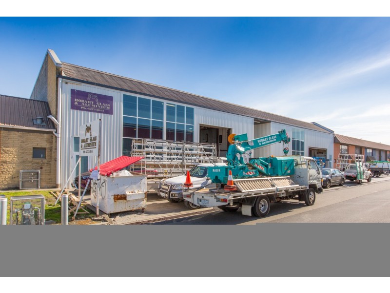 2/10 Lampton Avenue, Derwent Park TAS 7009