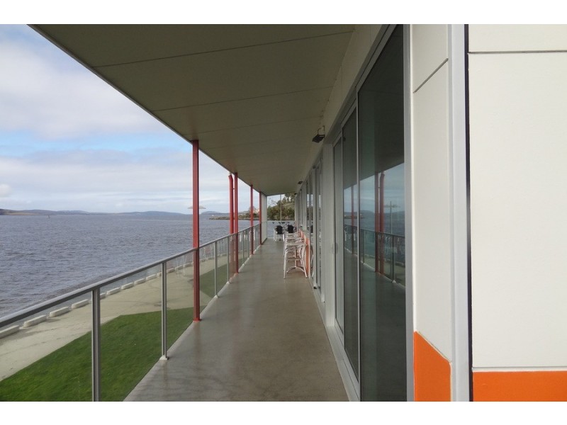 19 Beach Road, Sandy Bay TAS 7005