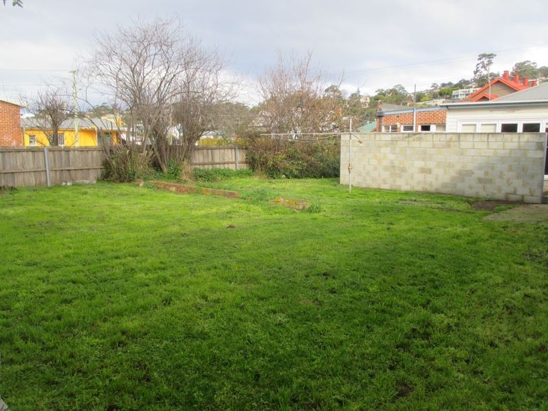 33-35 Beach Road, Kingston TAS 7050