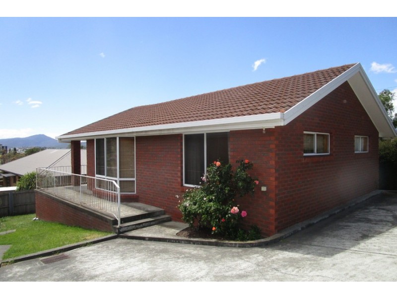 2/96A Giblin Street, Lenah Valley TAS 7008