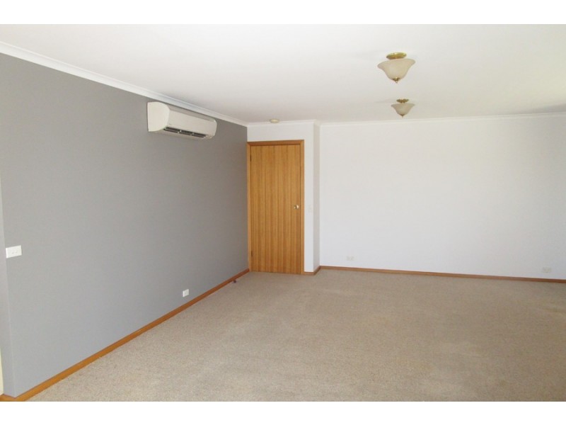 2/96A Giblin Street, Lenah Valley TAS 7008