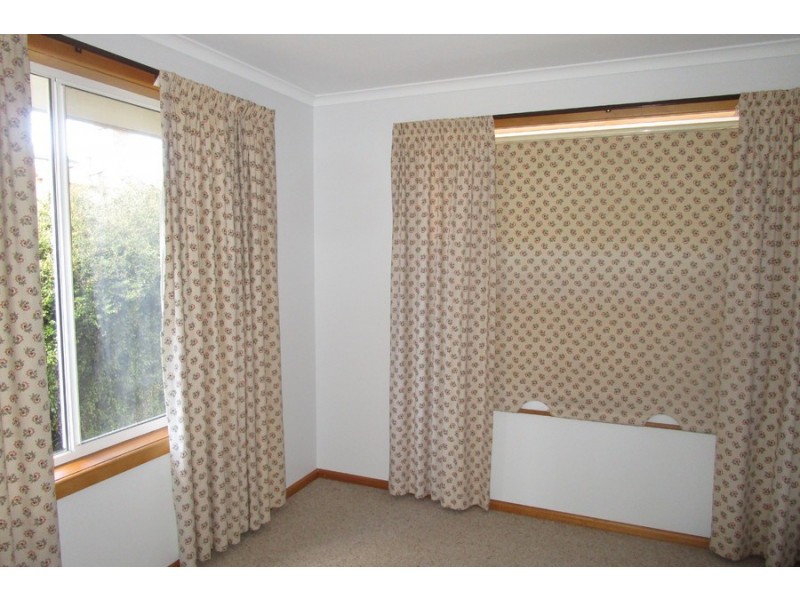 2/96A Giblin Street, Lenah Valley TAS 7008