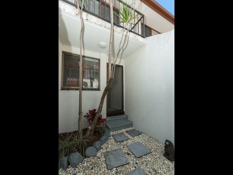 3/5 Aquila Court, Mermaid Waters QLD 4218