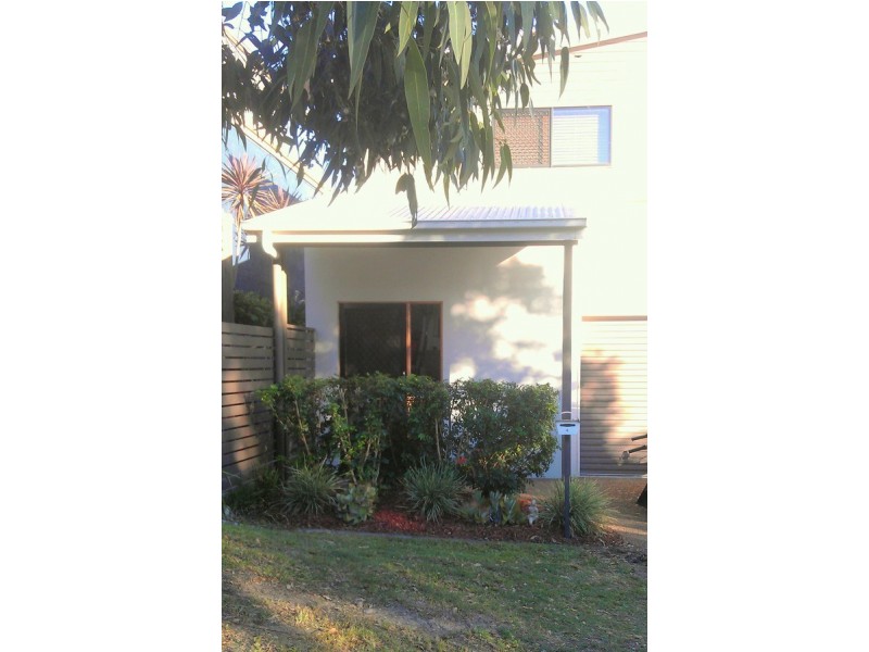 4/94 Woodlands Boulevard, Waterford QLD 4133