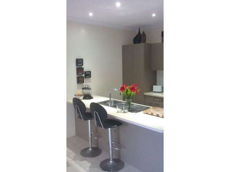 4/94 Woodlands Boulevard, Waterford QLD 4133