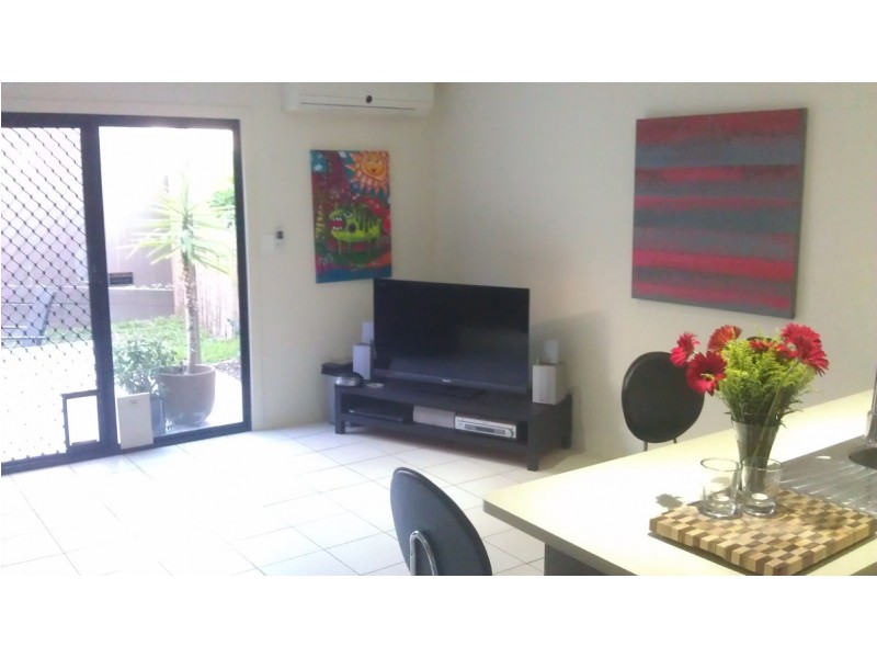 4/94 Woodlands Boulevard, Waterford QLD 4133