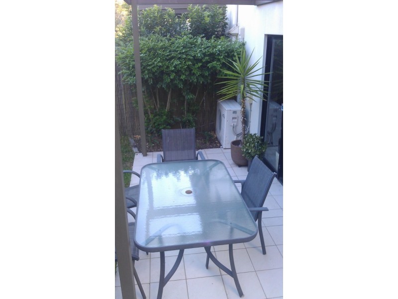 4/94 Woodlands Boulevard, Waterford QLD 4133