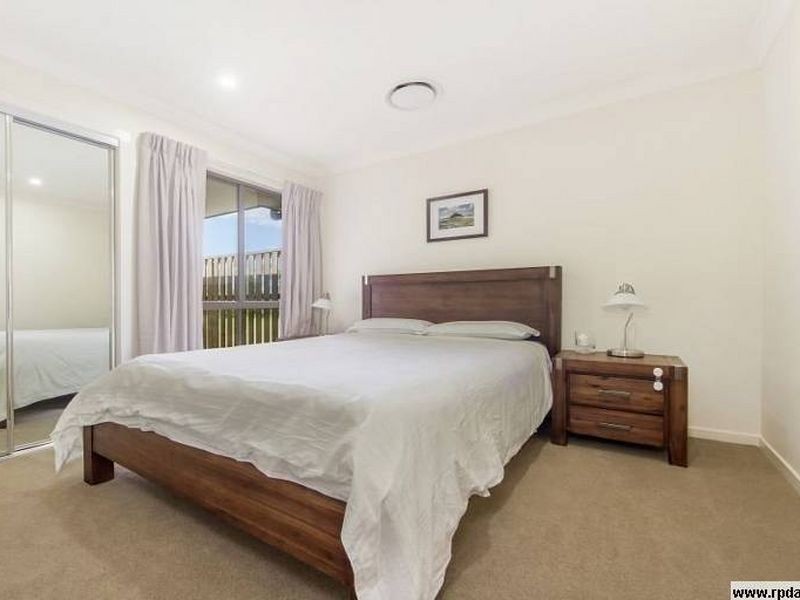 6 Rowella Street, Pimpama QLD 4209