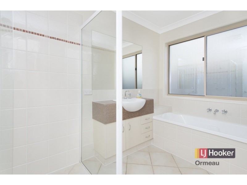 17 Bedivere Drive, Ormeau QLD 4208