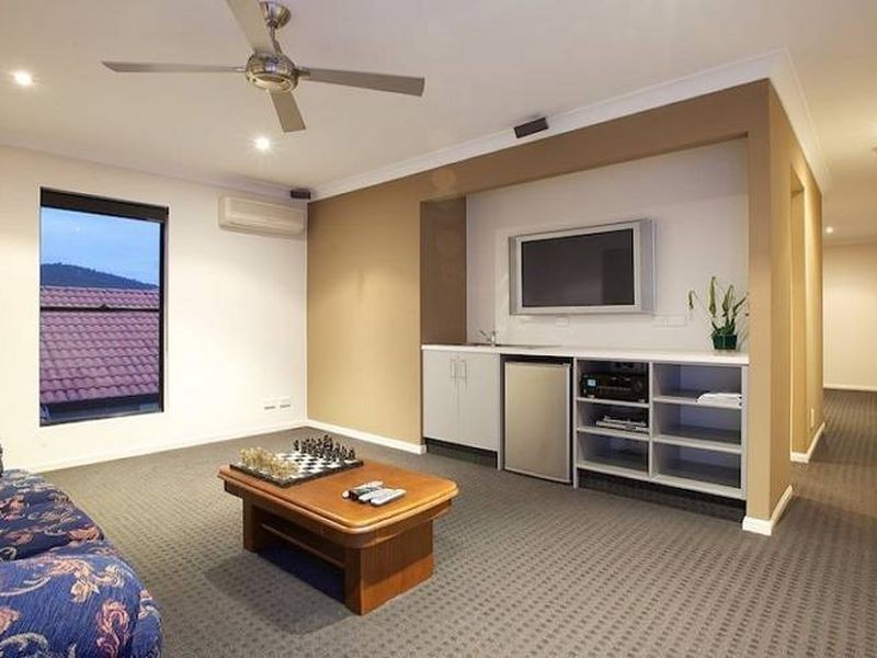 55 Brittany Drive, Oxenford QLD 4210