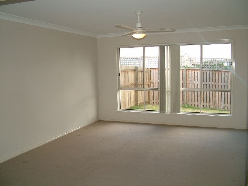 10 Lauradale Crescent, Ormeau QLD 4208