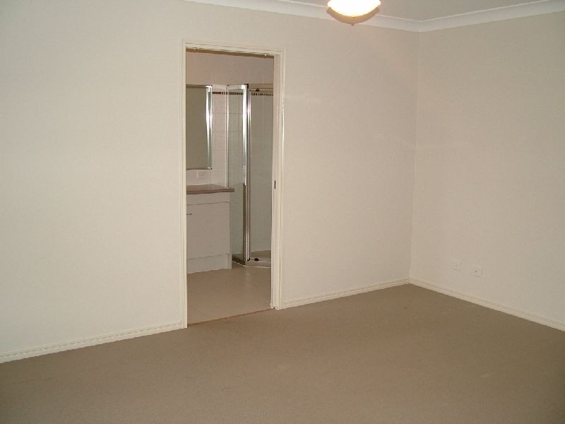 10 Lauradale Crescent, Ormeau QLD 4208