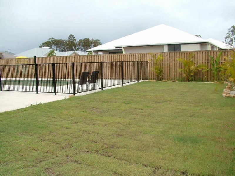 19 Pincally Crescent, Ormeau QLD 4208