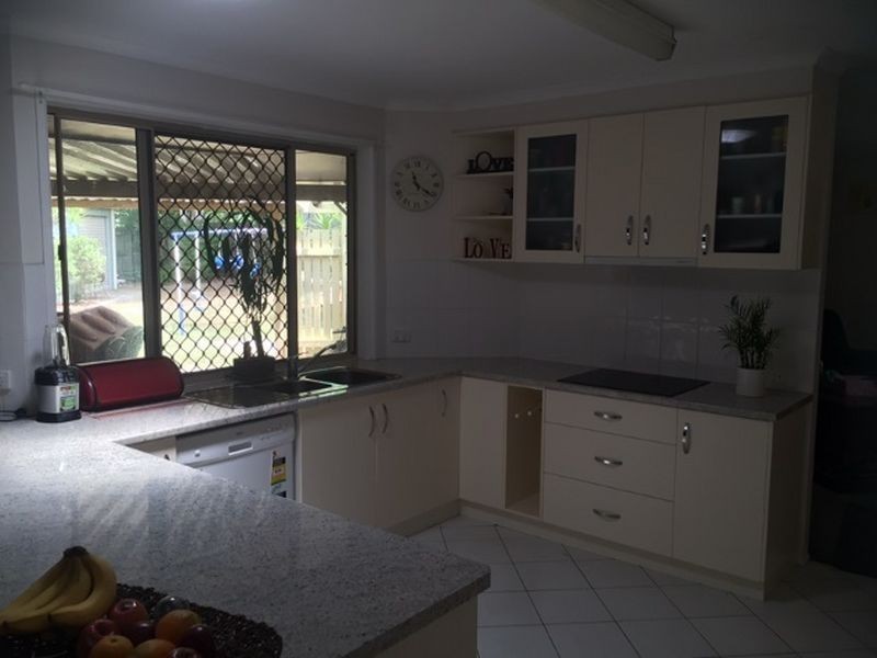 2 Benjamin Way, Windaroo QLD 4207