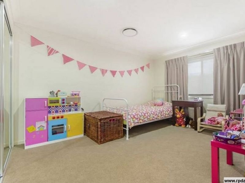 6 Rowella Street, Pimpama QLD 4209