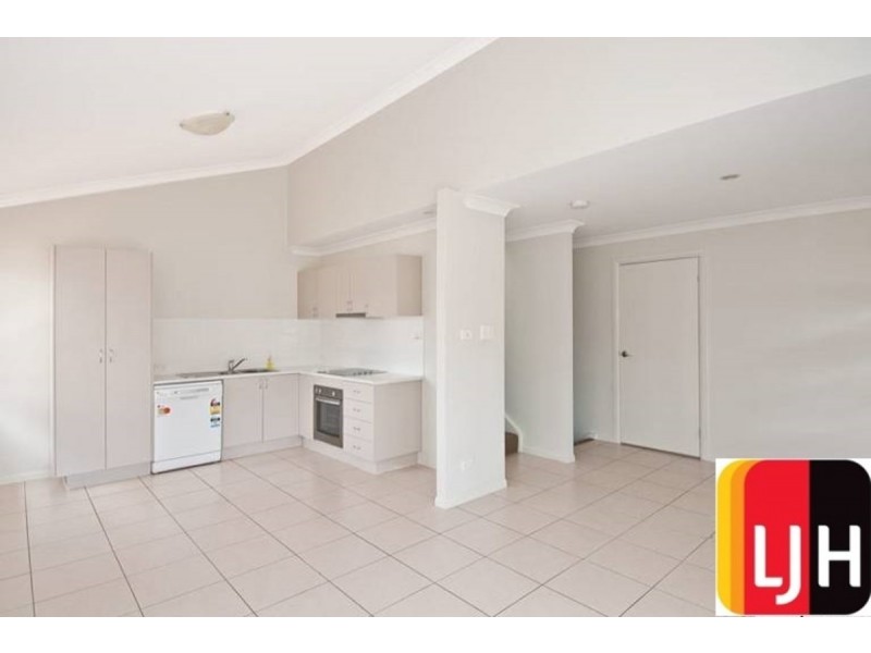 4/2 Gloucester Street, Waterford QLD 4133