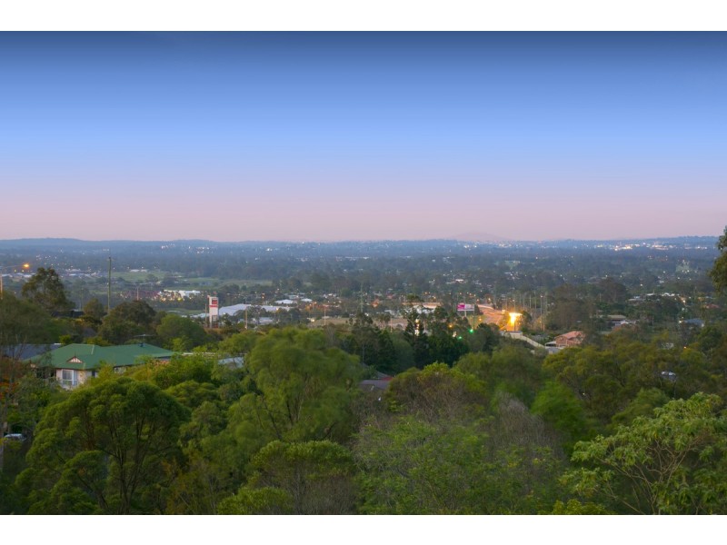 21 Hillside Crescent, Edens Landing QLD 4207