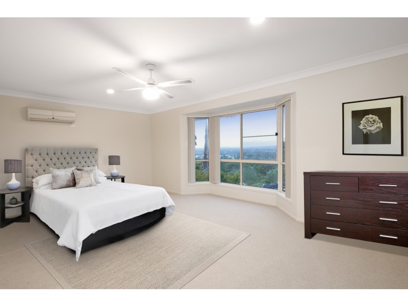 21 Hillside Crescent, Edens Landing QLD 4207