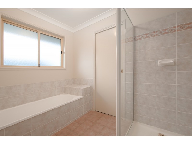 21 Hillside Crescent, Edens Landing QLD 4207