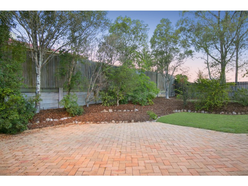 21 Hillside Crescent, Edens Landing QLD 4207