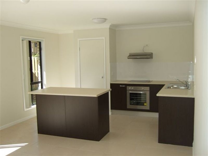 10 Achievement Drive, Ormeau QLD 4208