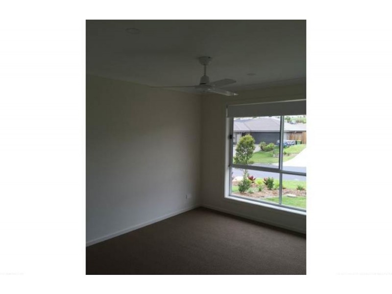 1/6 Scobie Street, Willow Vale QLD 4209