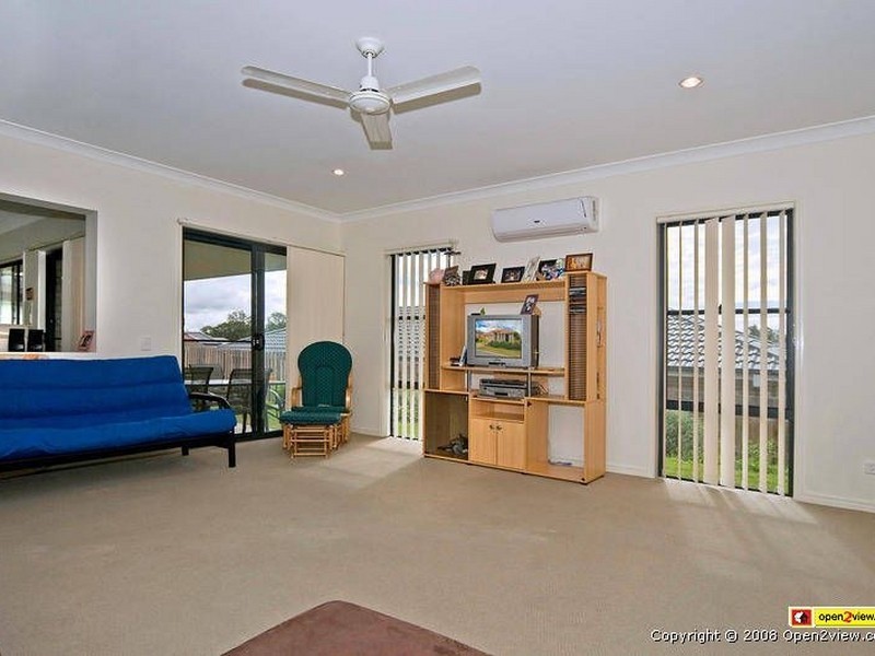 10 Shawnee Cr, Pimpama QLD 4209