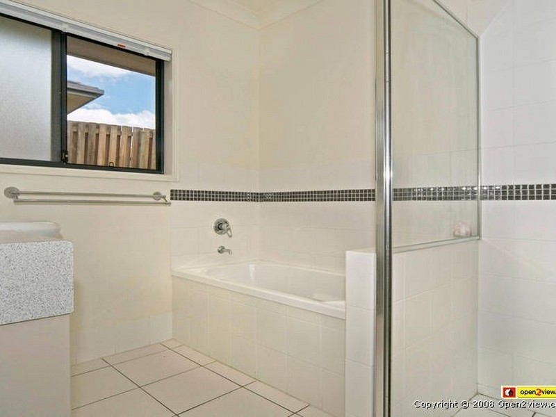 10 Shawnee Cr, Pimpama QLD 4209