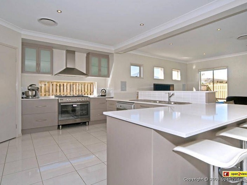 15 Strathburn Cr, Ormeau QLD 4208