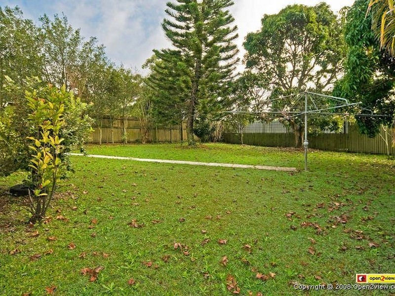 4 Albert Street, Woodridge QLD 4114