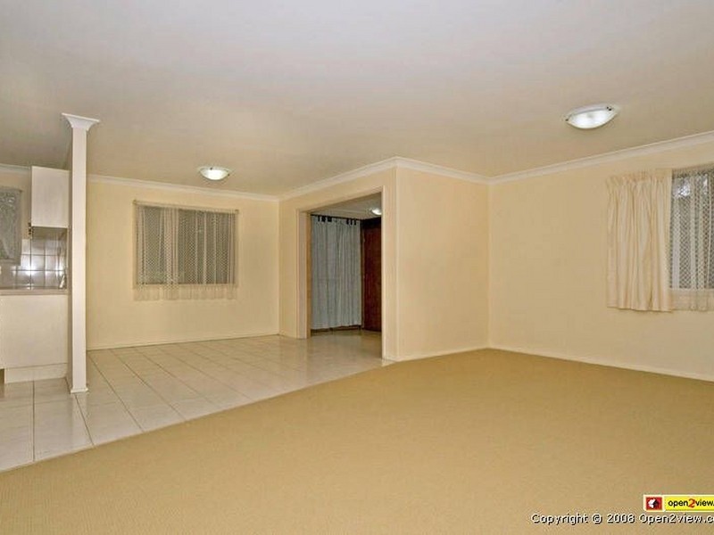 4 Albert Street, Woodridge QLD 4114