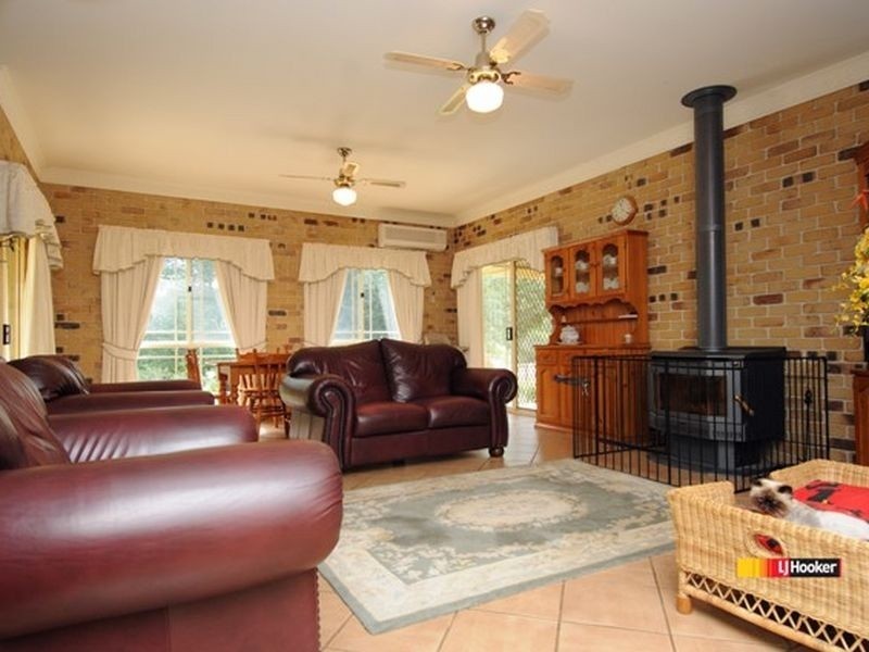 5 Woodville Pl, Yatala QLD 4207