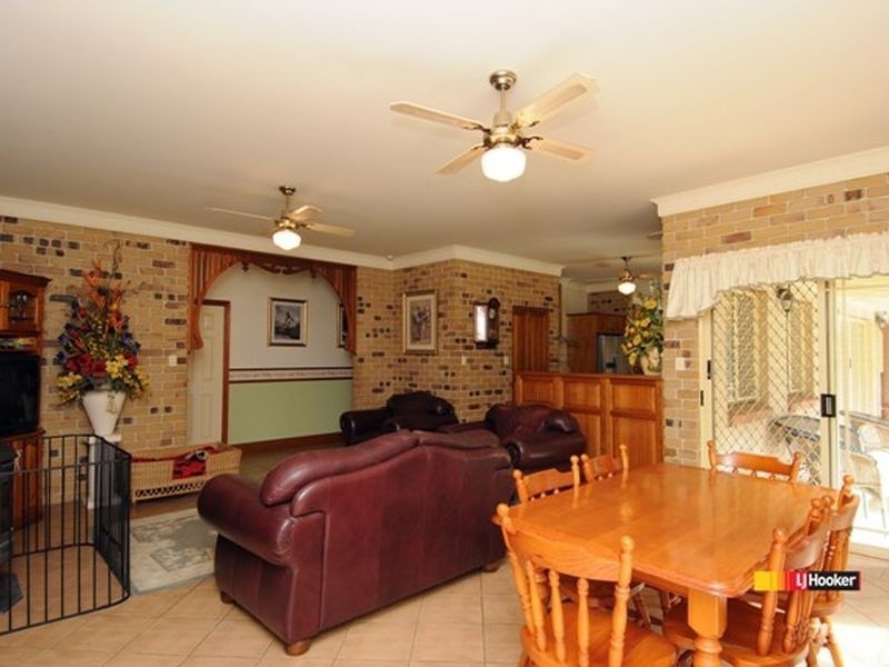 5 Woodville Pl, Yatala QLD 4207