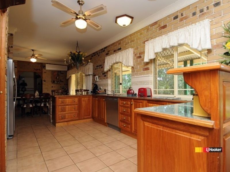 5 Woodville Pl, Yatala QLD 4207