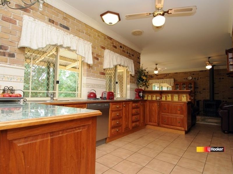 5 Woodville Pl, Yatala QLD 4207