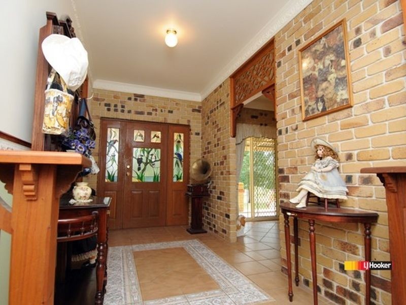 5 Woodville Pl, Yatala QLD 4207