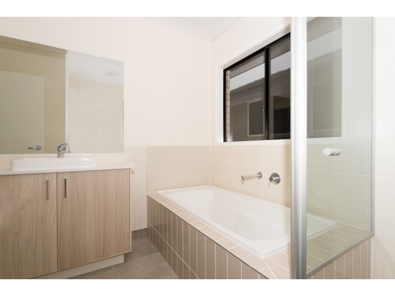 7 Terania Avenue, Ormeau Hills QLD 4208