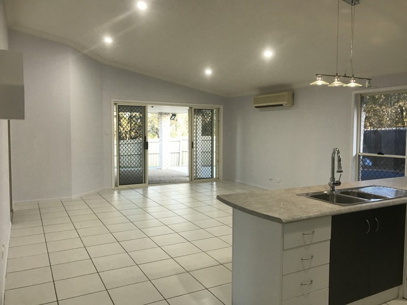 13 Freesia Court, Ormeau QLD 4208