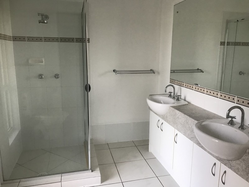 13 Freesia Court, Ormeau QLD 4208