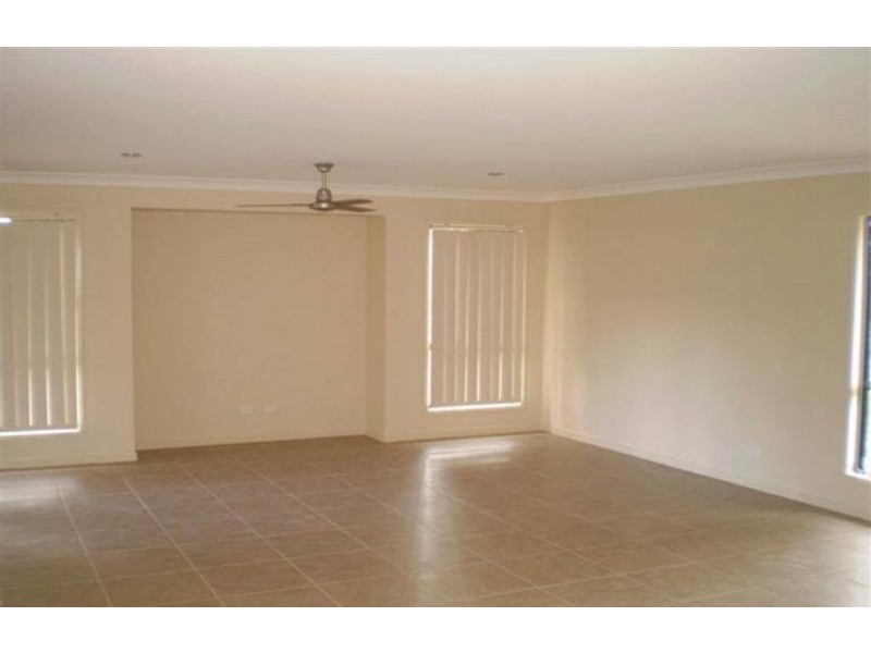 10 Matthews Crescent, Pimpama QLD 4209