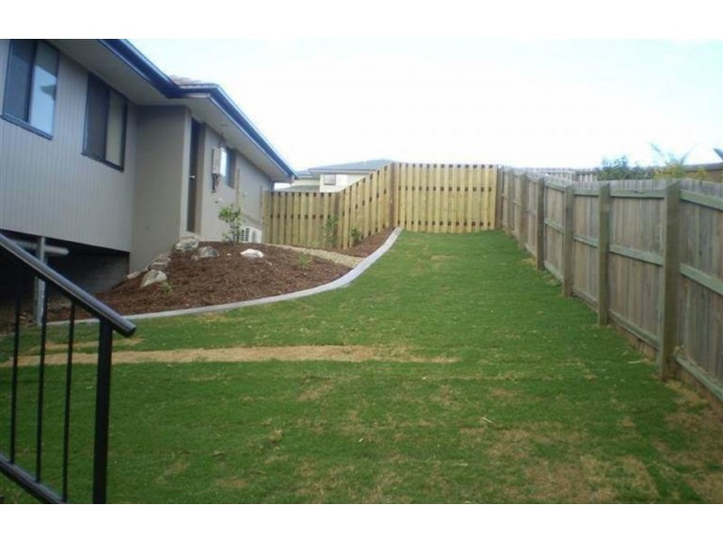 10 Matthews Crescent, Pimpama QLD 4209